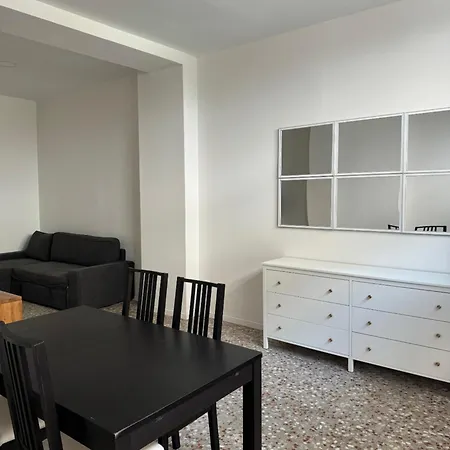 Pisito En San Anton Appartement *